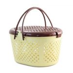 Переноска (Triol) пластиковая овальная (45,5*38*26) бежевая M для животных