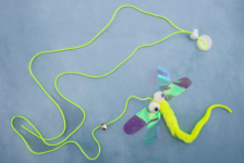 Дразнилка (Wogy) Стрекоза 20х10см с колокольчиком на резинке l=140см, для кошек